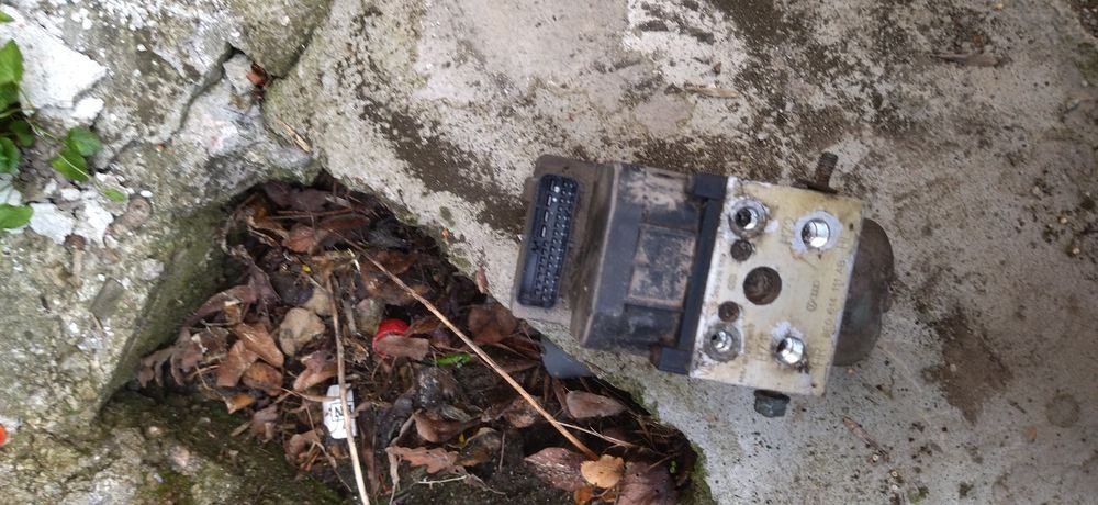 Части за Пасат 4