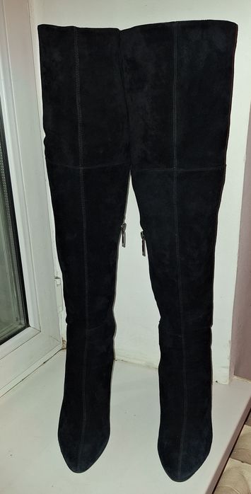 Продам замшевые сапоги