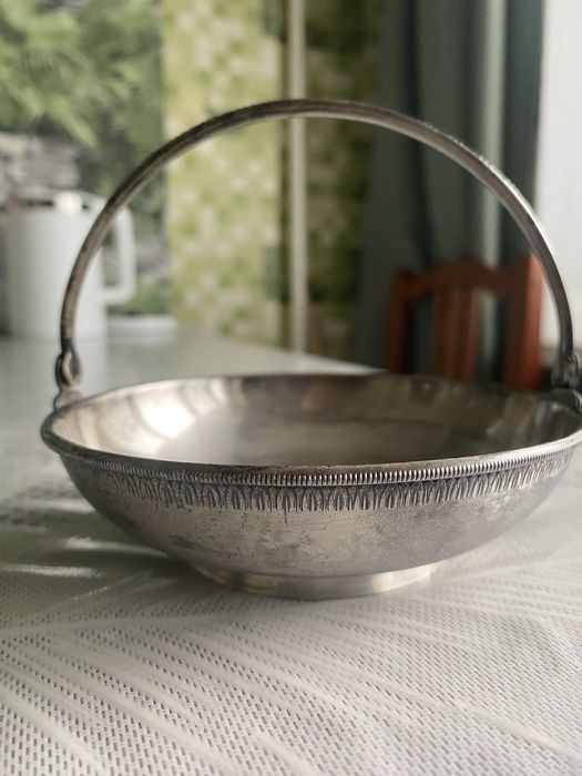 Орешница с ручкой