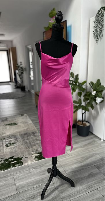 Rochie noua dama cu eticheta