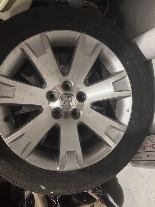 Гуми с джанти за Митсубиши Аутлендър