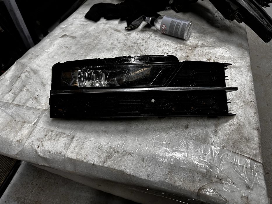 grilă .bară față skoda octavia 3 facelift..