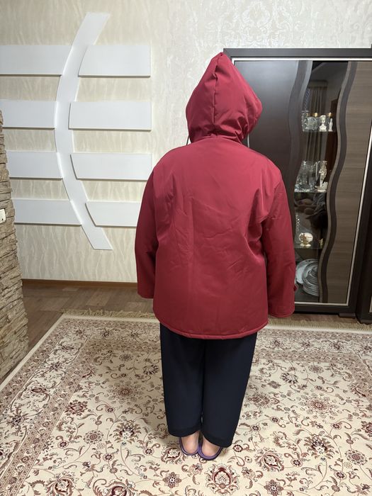 Продам куртку новую