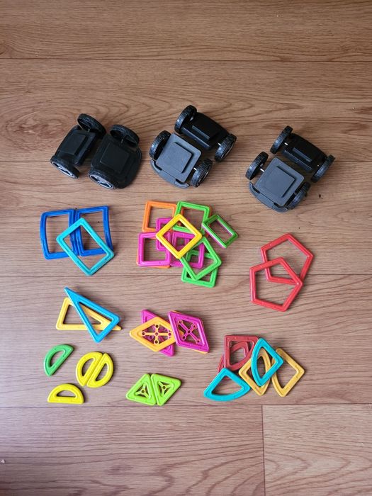 Конструктор магнитный три машинки