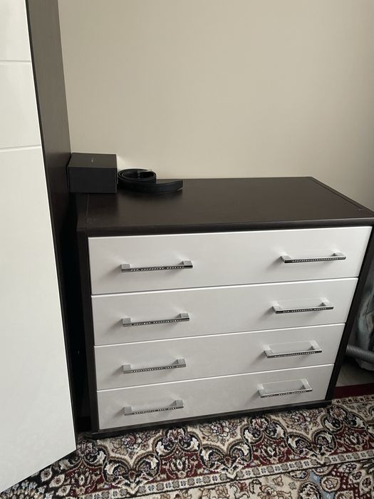 Продам гарнитур из двух шифоньеров