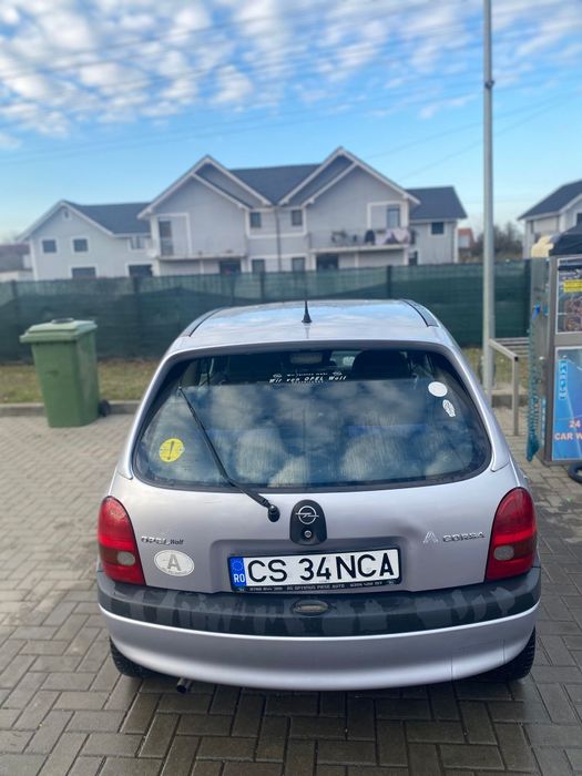 Vând Opel corsa.