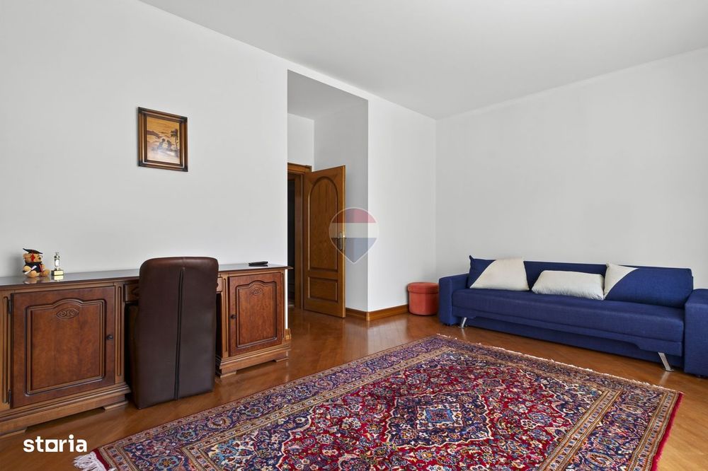Casă 5 dormitoare si teren 725 mp de închiriat în zona Gradiste