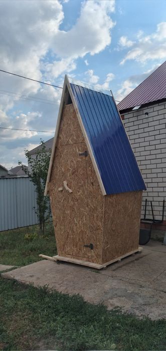 Уличный туалет теремок