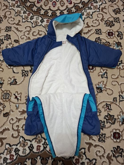 Продам детский теплый комбинезон