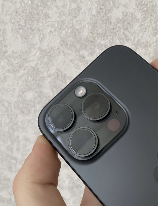 продам Iphone 15 pro 256gb