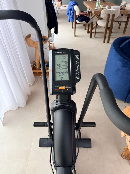 Въздушен велосипед Titanium Strength Air Bike Pro V3 – Чисто нов