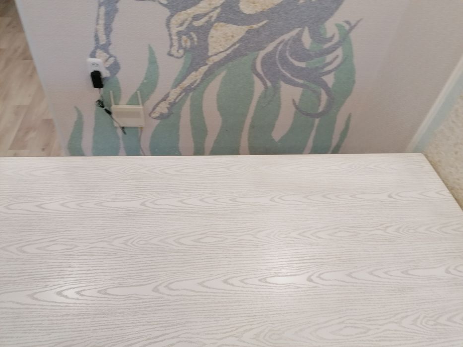 Продам за 100000тг стол обеденный, 2м х 1м