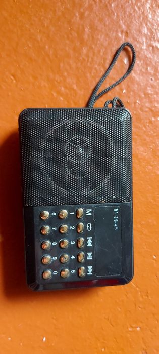 Mini radio sotiladi