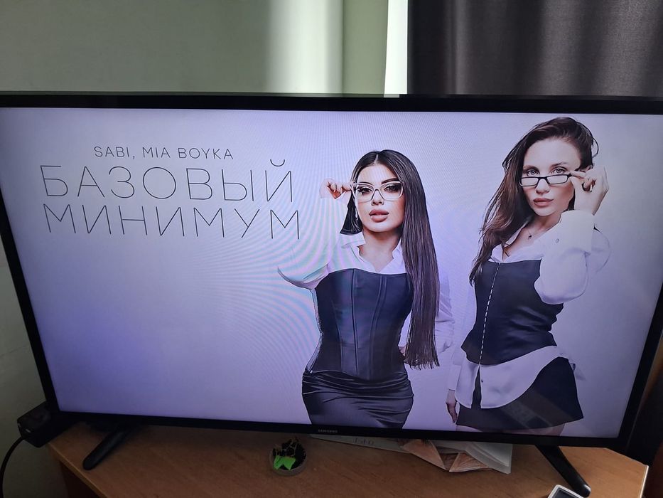 Продам телевизор Samsung Smart TV 107см диагональ