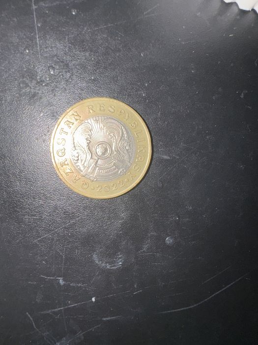 Монета 100 тенге