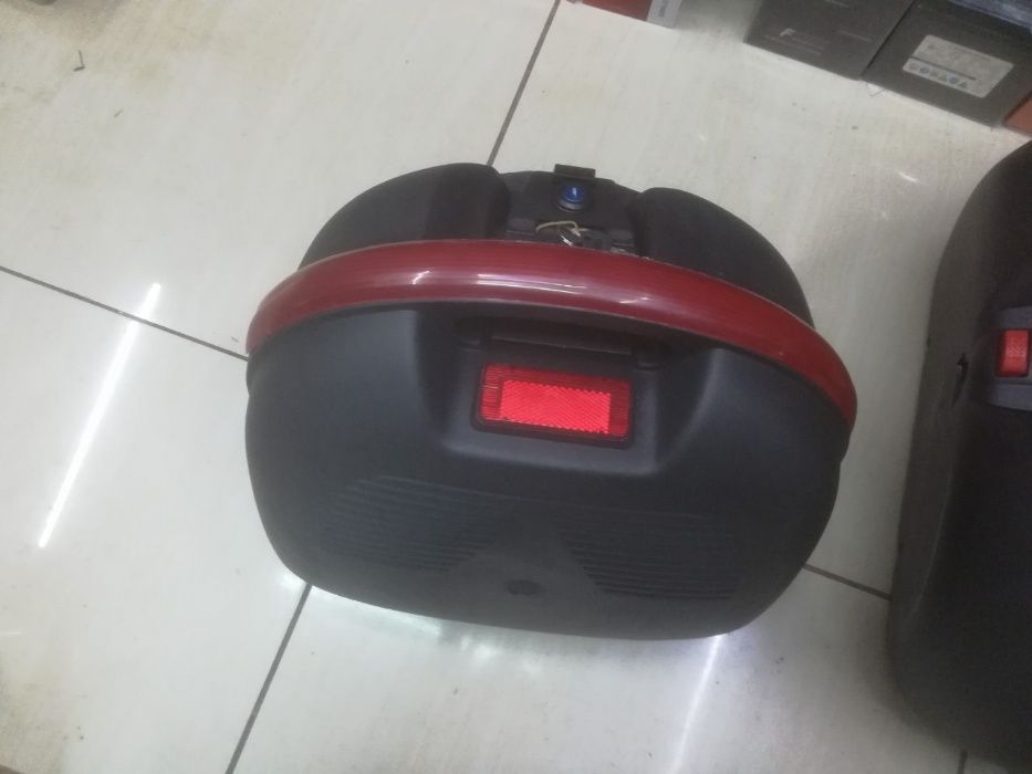 Cutie Portbagaj Medie pentru o casca