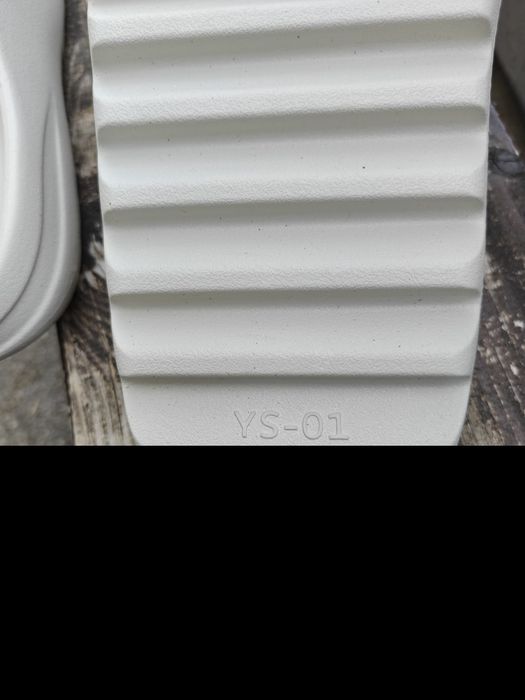 Yeezy slides оригинални