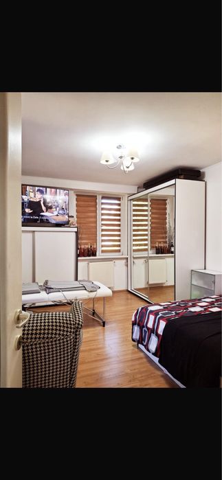 Inchiriere garsoniera in vila, curte, parcare