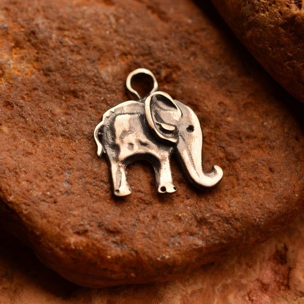 Сребърен медальон 925 „Малкият слон“ – талисман на късмета и закрилата