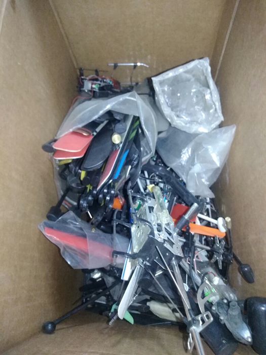 Электромоторы для радиоуправляемых игрушек.