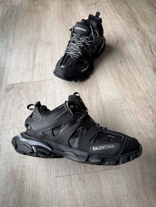 Vand balenciaga track cu led
