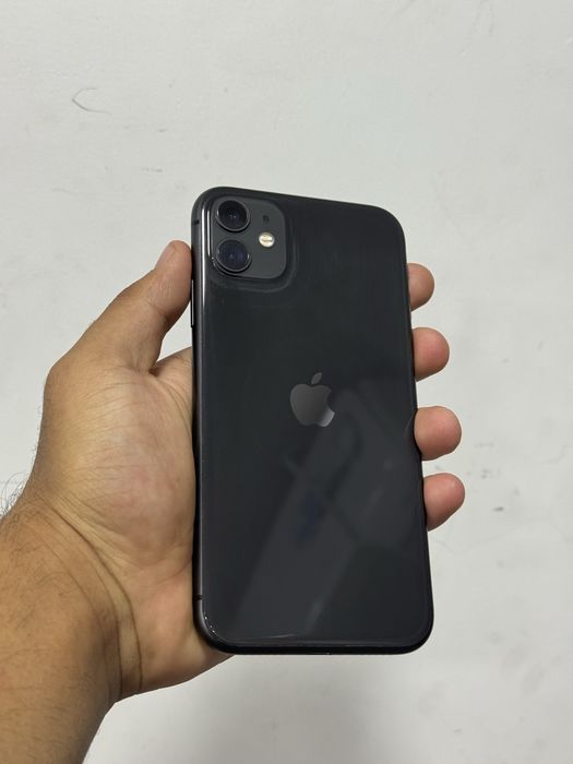 Iphone 11 black.