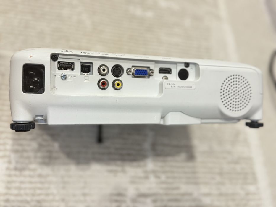 Продам проектор Epson EB-S04