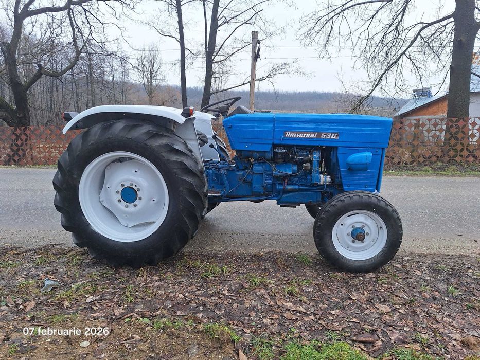 Tractor Universal 530
