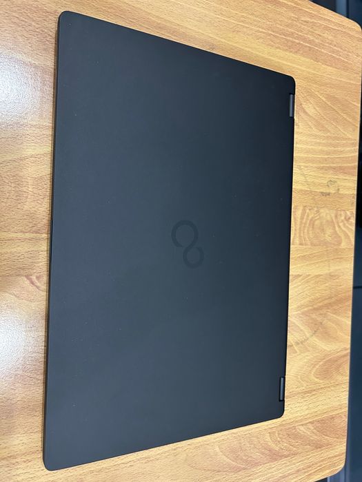 Като нов! Японски лаптоп Fujitsu U758 i5/8GB RAM/512GB с 3 мес. гар.!