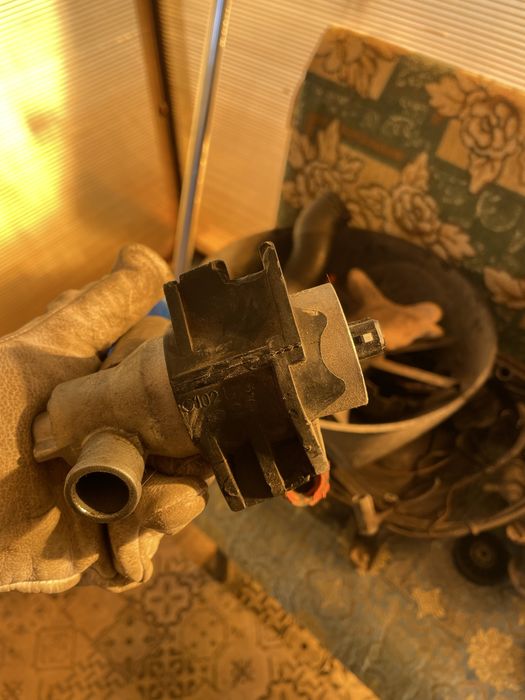 Продам запчасти на Мерседес 124