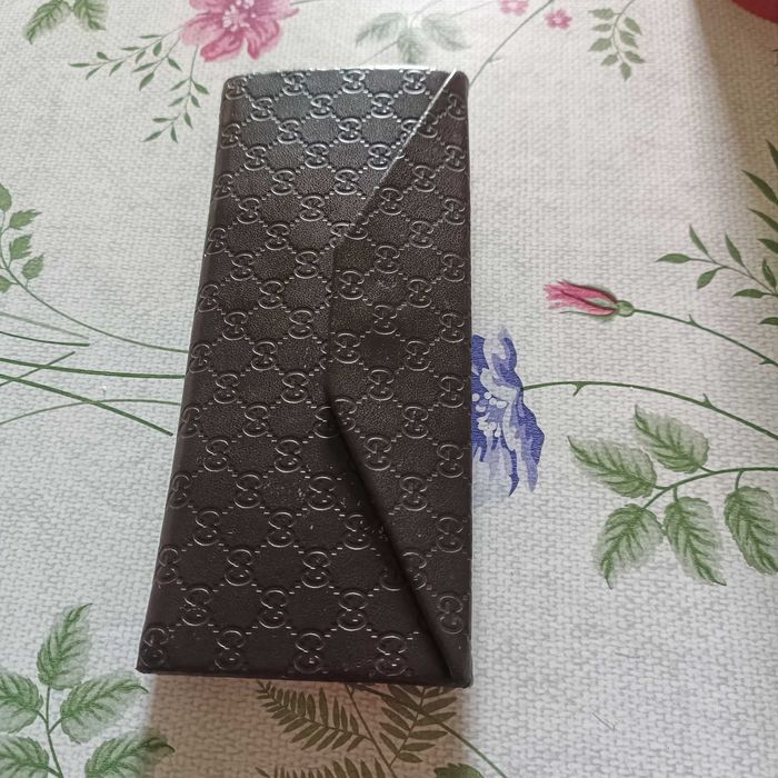 Suport ochelari/ portofel