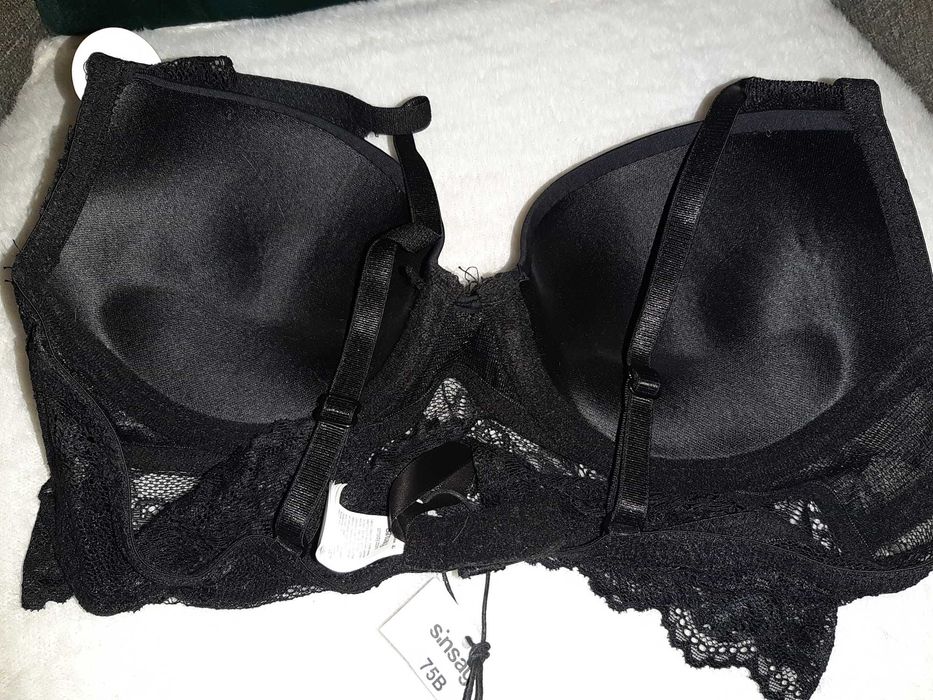 Sutien push up negru cu dantela prelungita