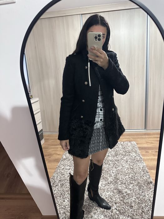 Palton negru cu blana marimea M