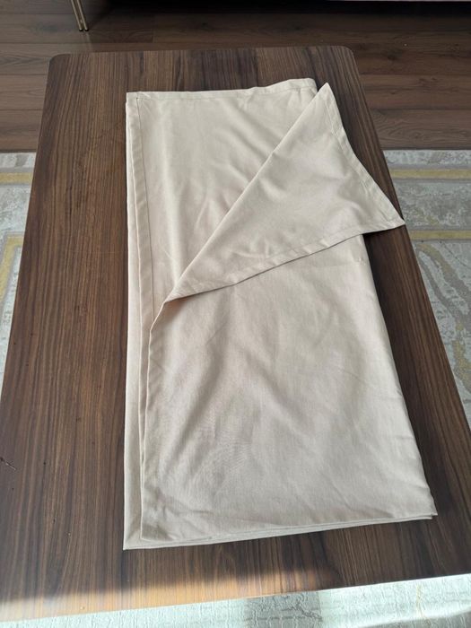 Скатерть б/у на квадратные столы