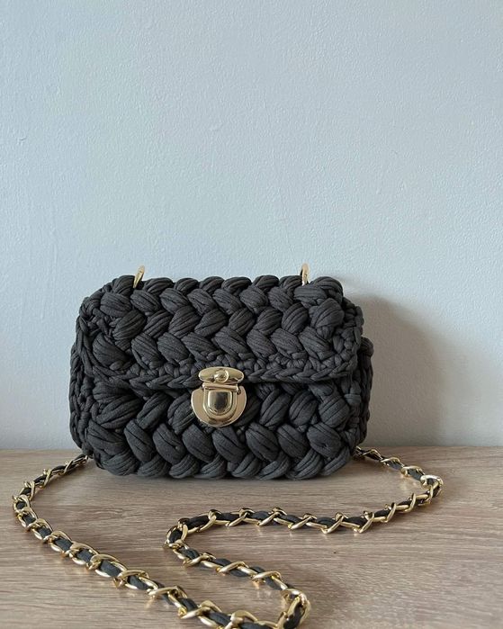 Ръчно плетени чанти.