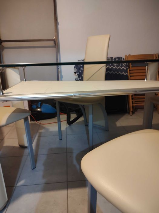 Masa sticla cu scaune