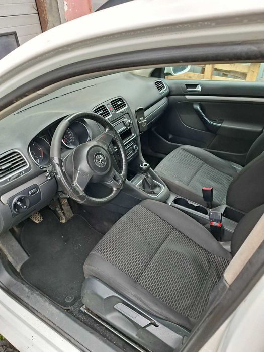 Volkswagen Golf 6 1.6 TDI 105 Cp - CAYC