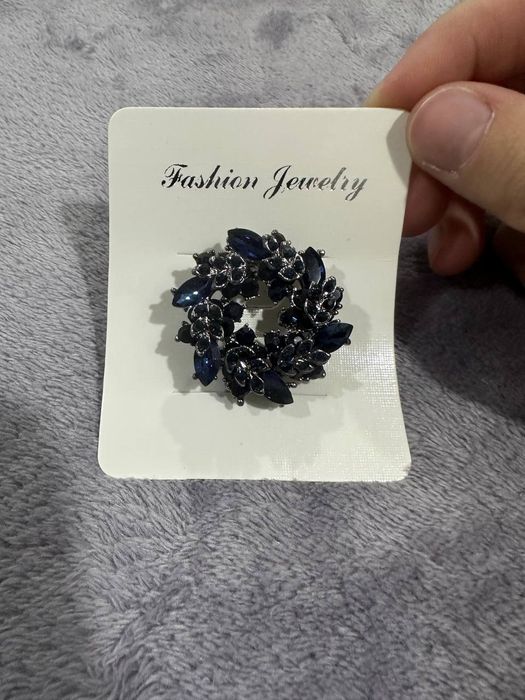 Броши элегантные универсальные