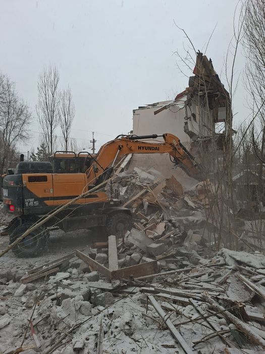 Демонтаж и снос пристроек