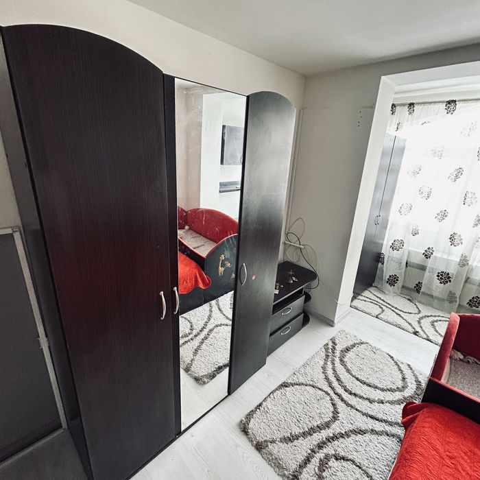 Mobilier in stare foarte buna ,îngrijit fara defecte !