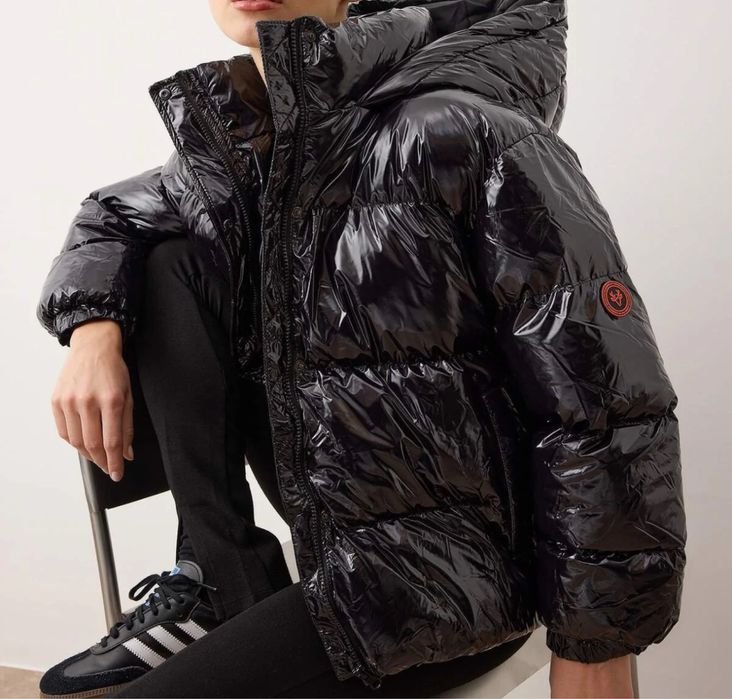 Лачено дамско яке