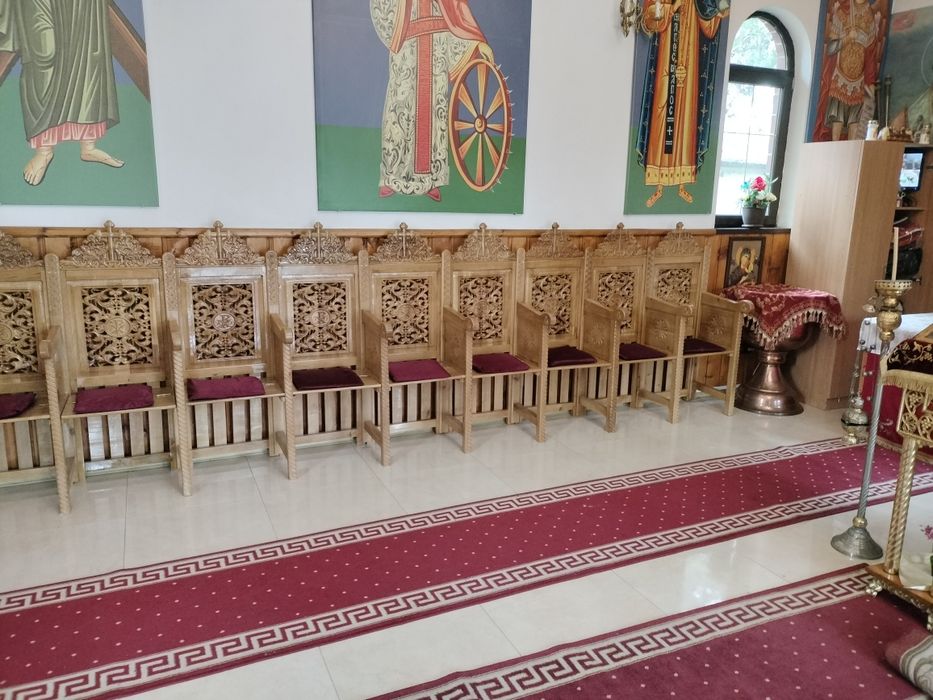 Străni enoriașii noi