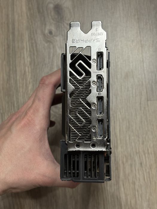 Видеокарта Sapphire Pulse RX 5700 XT u PowerColor Red Devil RX 5700 XT