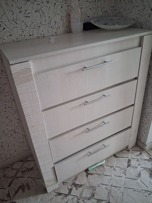 Продаётся комод вместительный