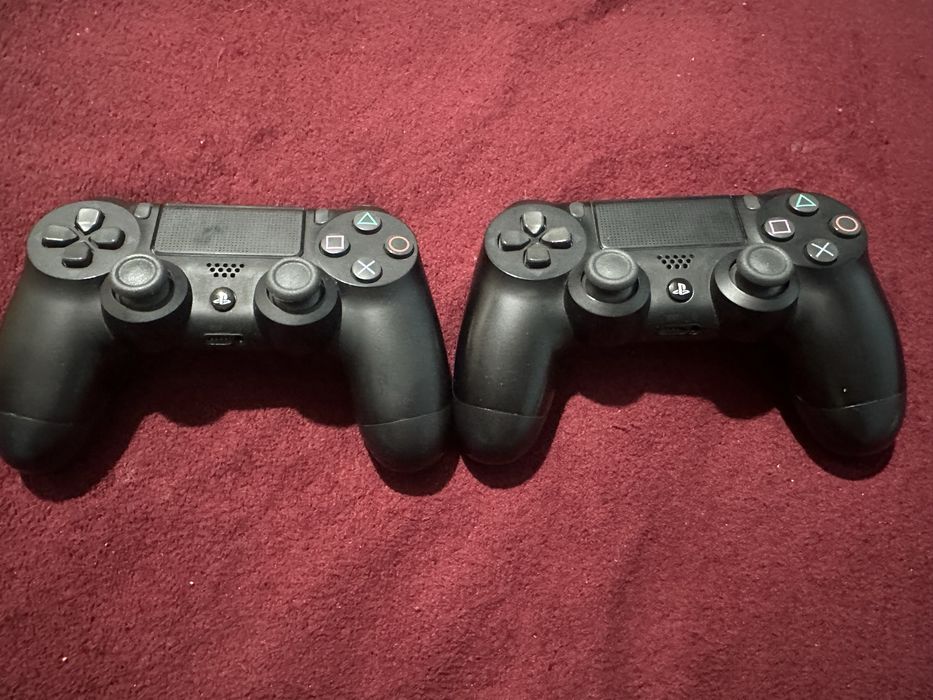 Vand consola PS4 Slim+2 controllere