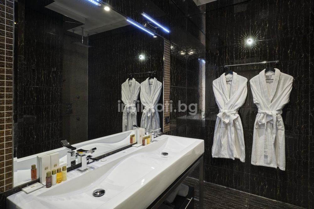 Продава се Четиристаен апартамент в София, Манастирски ливади - 241 кв.м за 1450 €/кв.м - Снимка #5