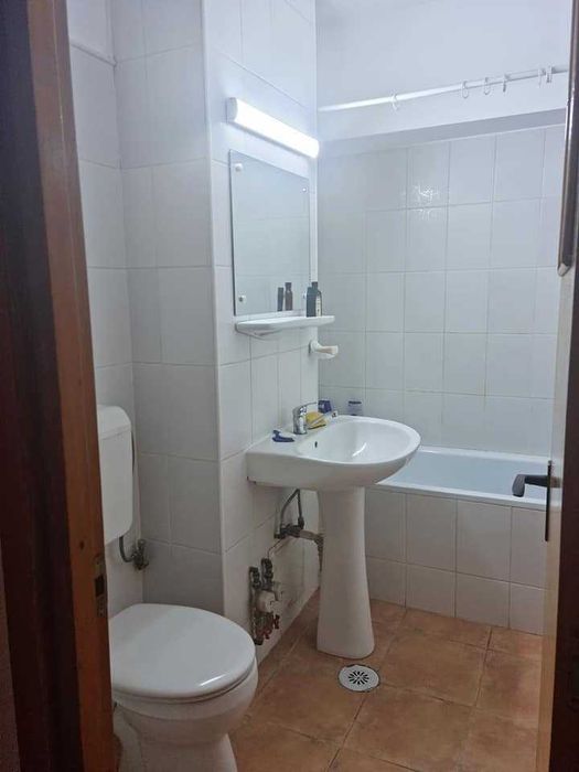 De inchiriat: APARTAMENT spatios 3 CAMERE DECOMANDAT, Calea Calarasi - Facultatea Hyperion, Bucuresti, sector 3