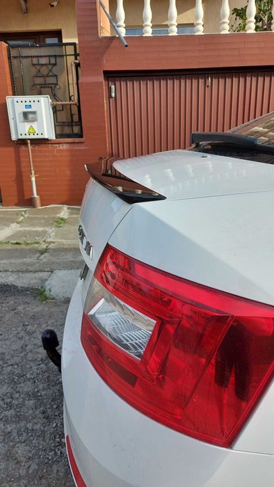 Eleron Portbagaj - Skoda Octavia 3 M4 Design Negru Lucios