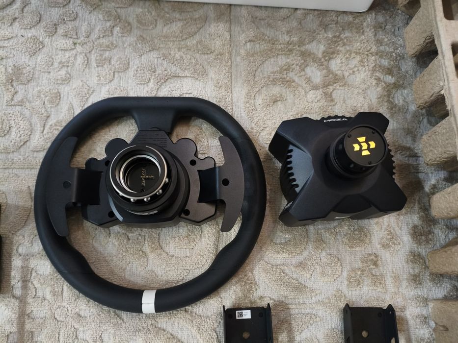 Игровой руль/контроллер Moza R3 PC