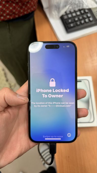 iPhone 15  рабочи но заблакирован